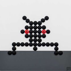 BLACK POP INVASOR 2017 Malvina Sauvage-BLACK POP INVASOR- 2017 acrylique capsules sur bois